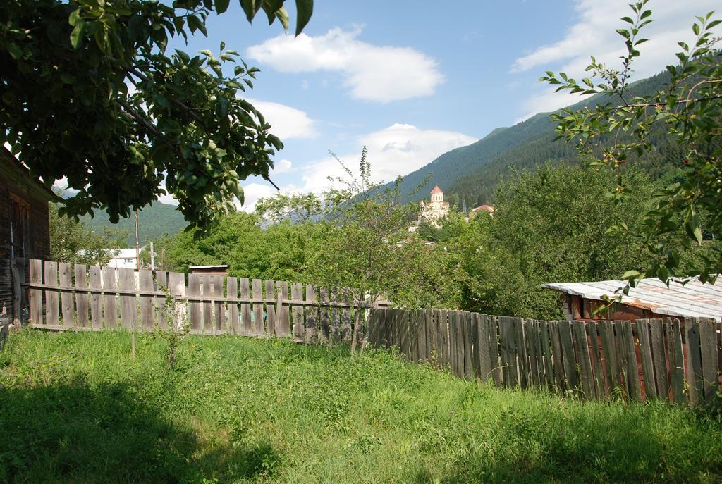 Keti Pilpani Guesthouse Mestia Bagian luar foto