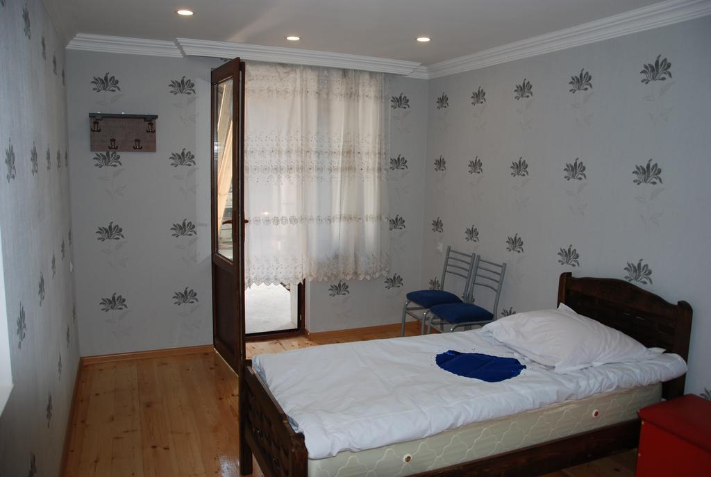 Keti Pilpani Guesthouse Mestia Bagian luar foto