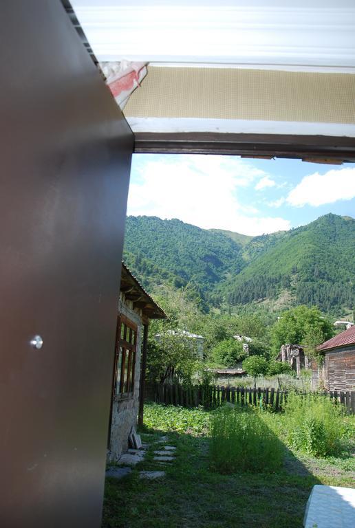 Keti Pilpani Guesthouse Mestia Bagian luar foto