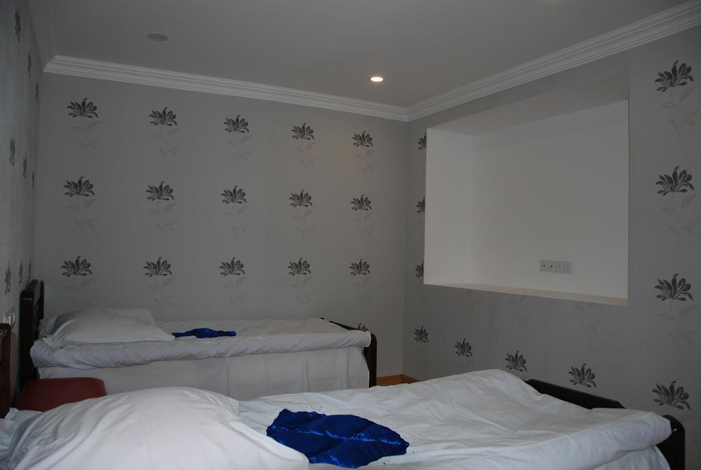 Keti Pilpani Guesthouse Mestia Bagian luar foto