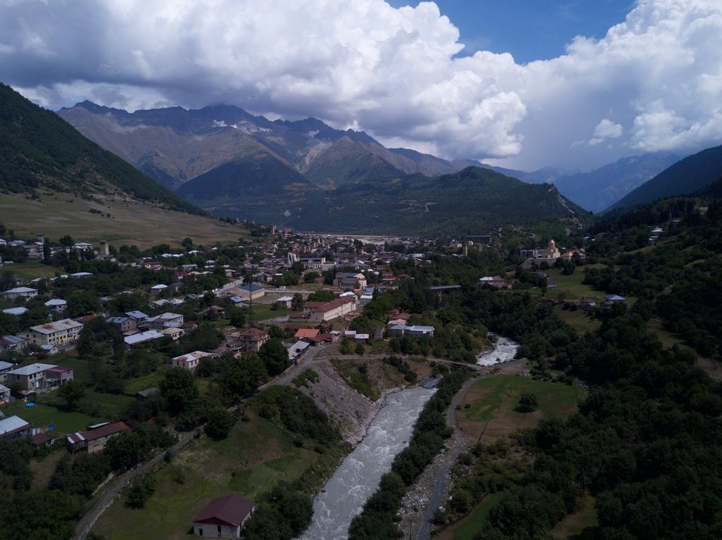Keti Pilpani Guesthouse Mestia Bagian luar foto