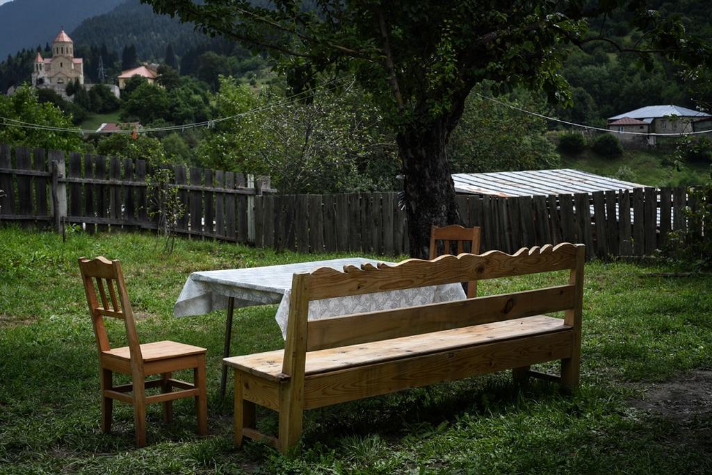 Keti Pilpani Guesthouse Mestia Bagian luar foto
