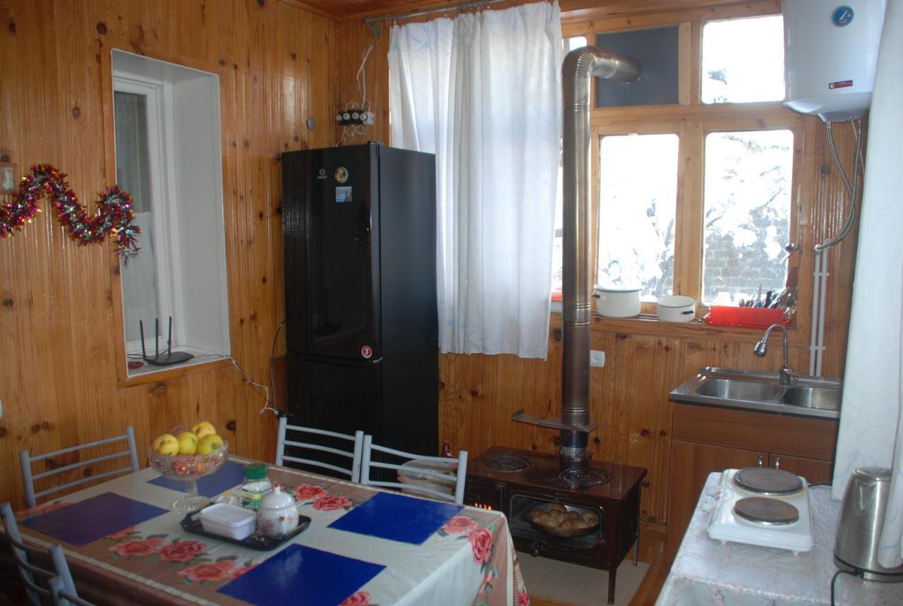 Keti Pilpani Guesthouse Mestia Bagian luar foto
