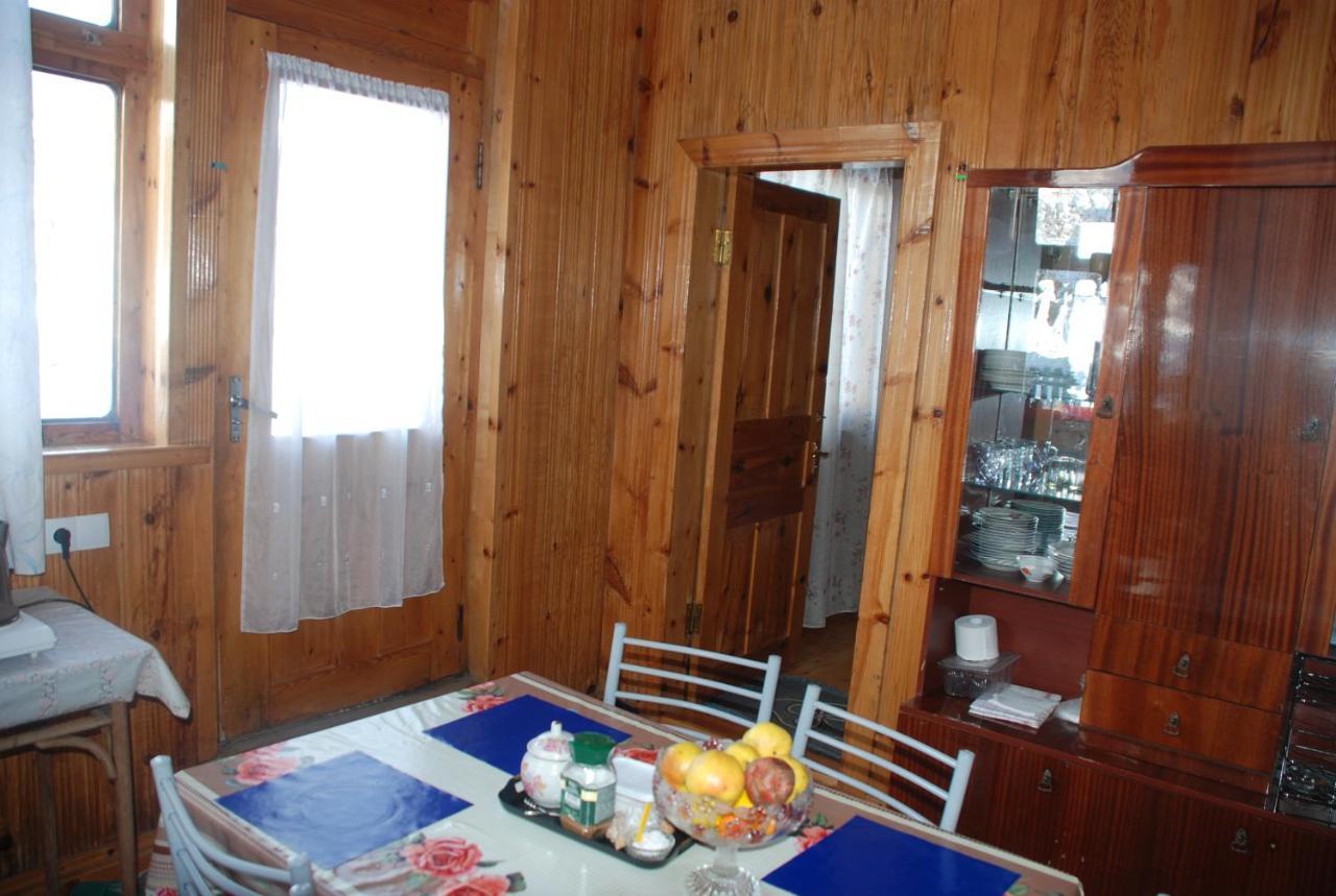 Keti Pilpani Guesthouse Mestia Bagian luar foto